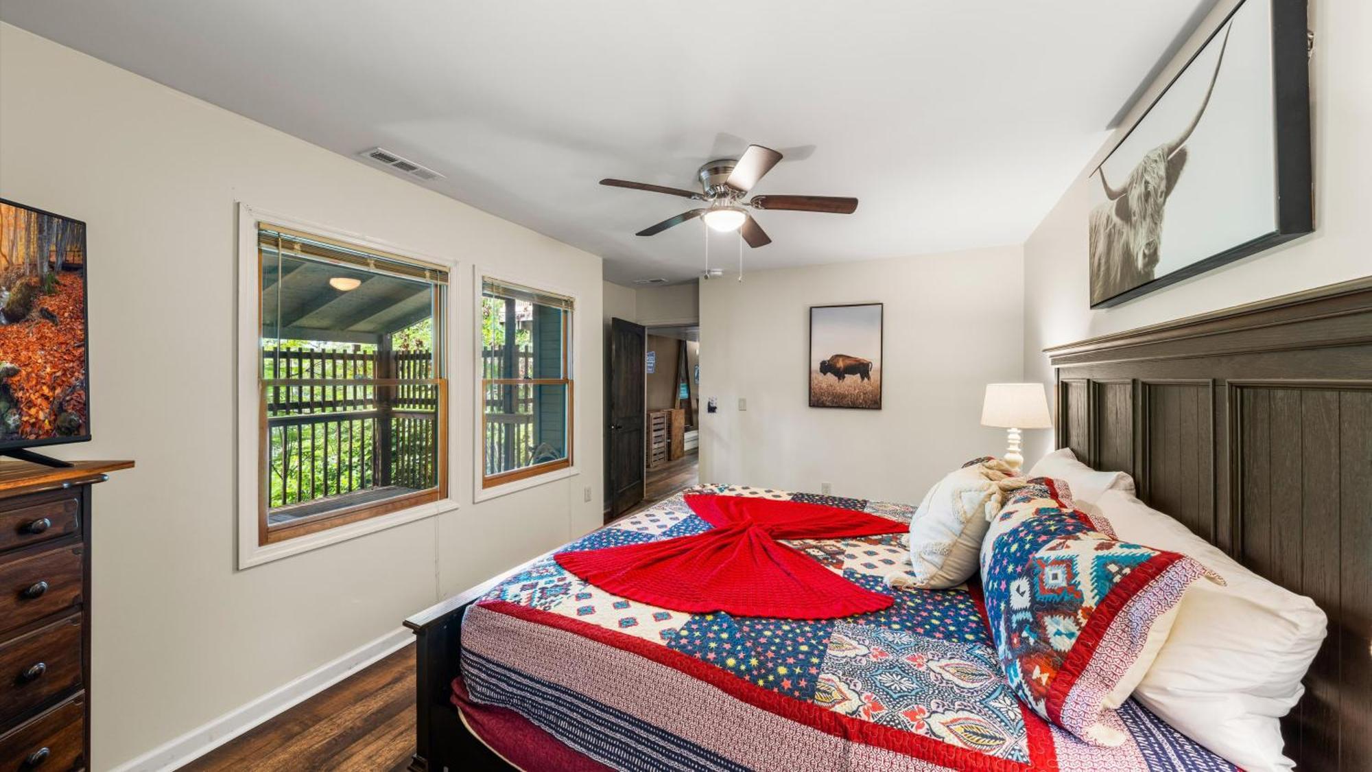 Whiskey Ridge Lodge: 1940s Gem with City Views and Custom Game Room Gatlinburg Exterior photo