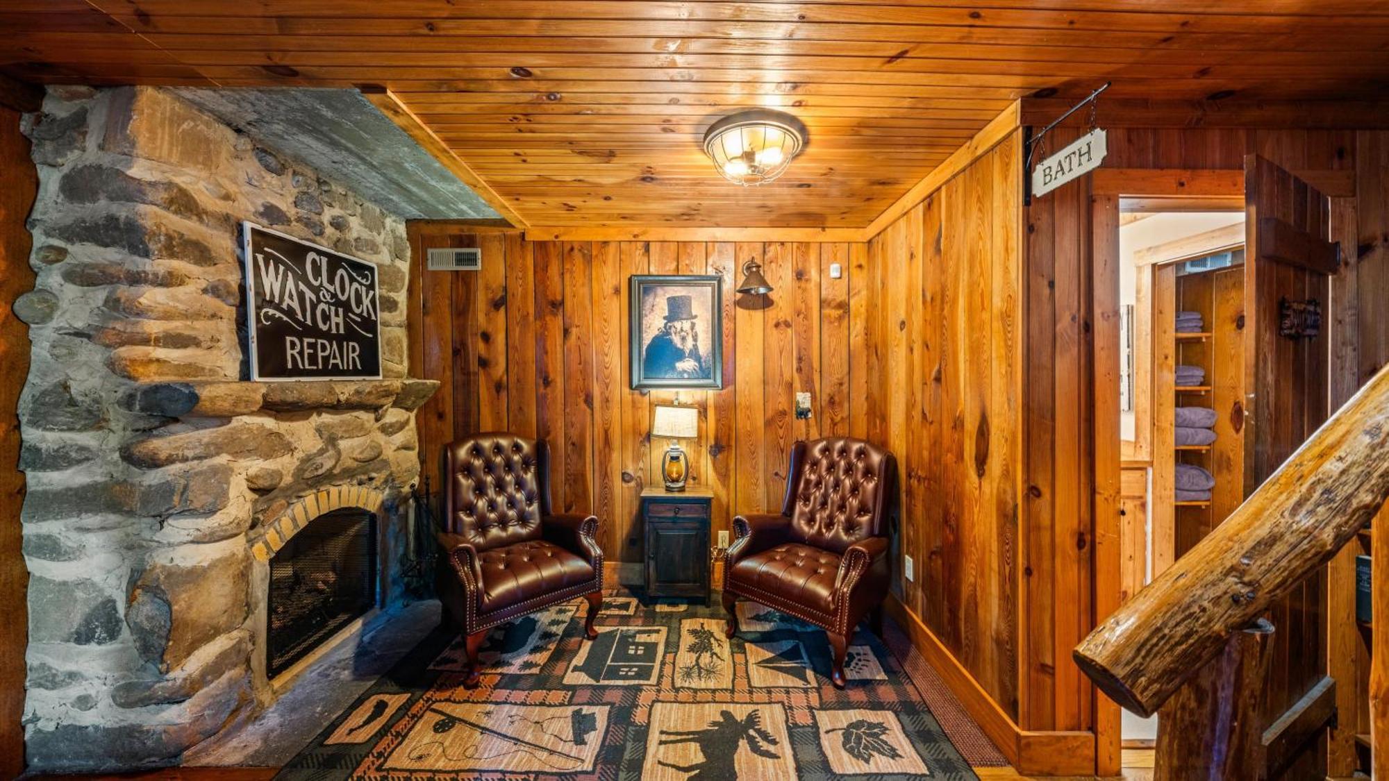 Whiskey Ridge Lodge: 1940s Gem with City Views and Custom Game Room Gatlinburg Exterior photo